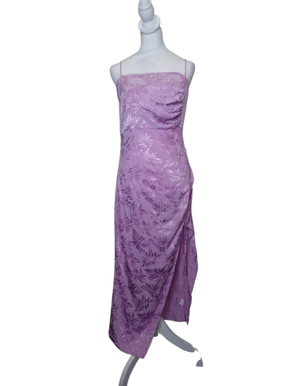 SAYLOR Gardenia Floral Spaghetty strap Embroided Midi Dress in Purple size M